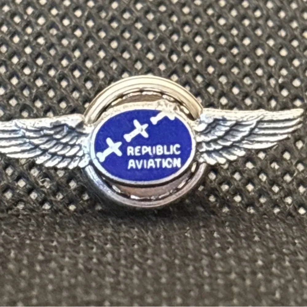 Republic Aviation Sterling Silver & Blue Enamel Lapel Pin‎ Airplane Wings 1950s